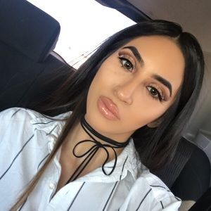 Meet your Posher, Yadira